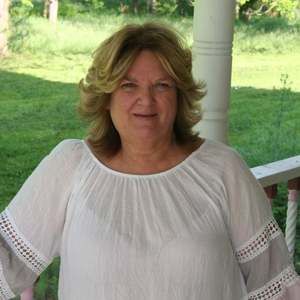 Meet your Posher, Leslie